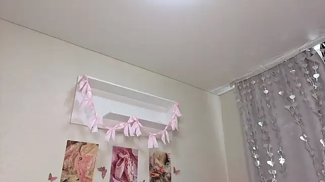 Milly_Lane live cam on StripChat