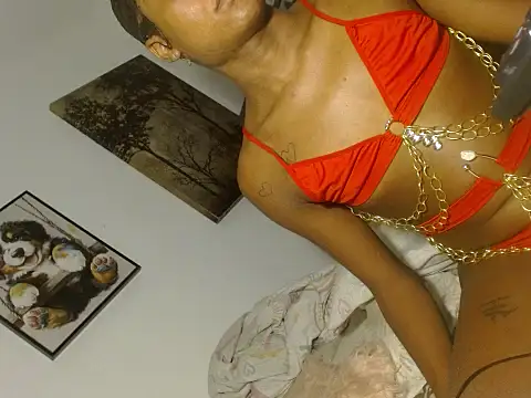 Model: mia_campbellx