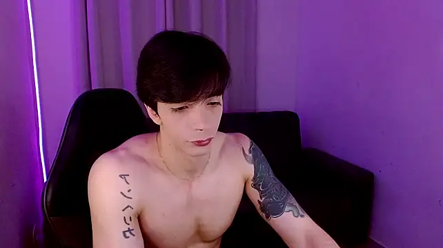 H3ll_B0I webcam