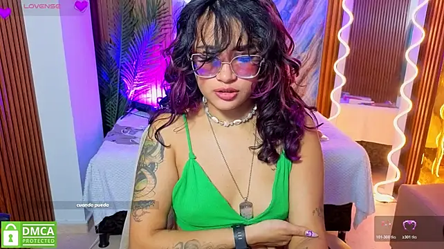 kristen_tay webcam