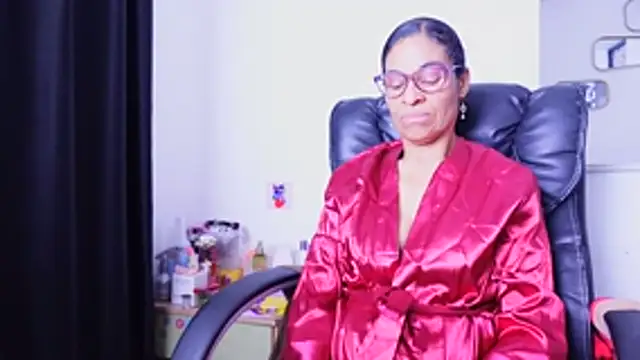 Aries_Mature webcam
