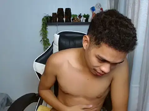 curlyasian_njxx webcam