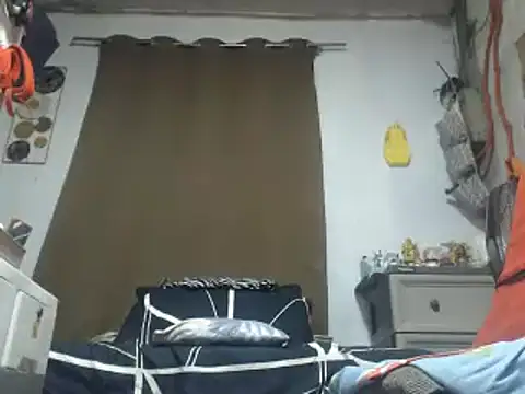 30cmHORSECOCKSELFSUCKER webcam