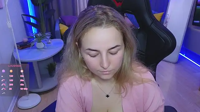 Mira_Mermayd live cam on StripChat