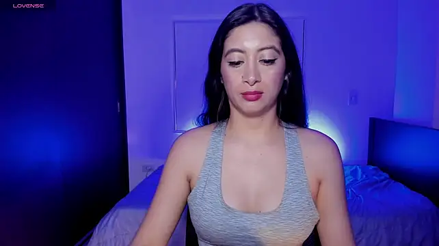 MeganWhite3 live cam on StripChat