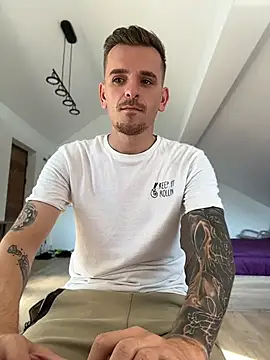 Huge_cock22cm live cam on StripChat