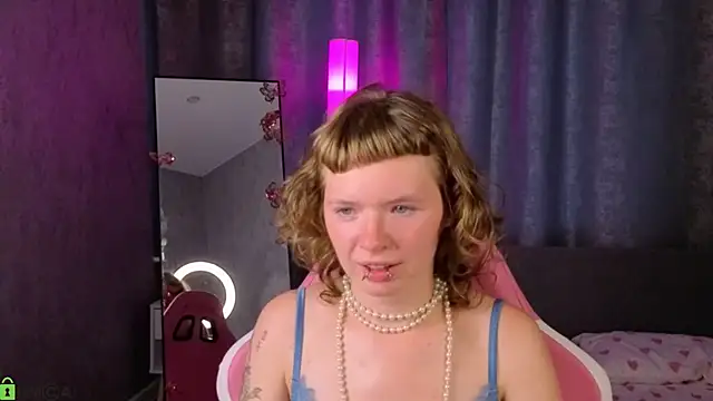 VioletDesiree webcam