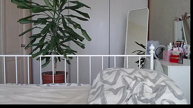 ShyEvaa webcam
