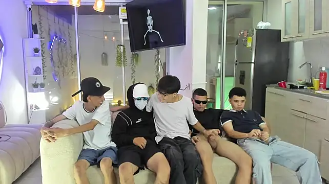Houseofwarrios webcam