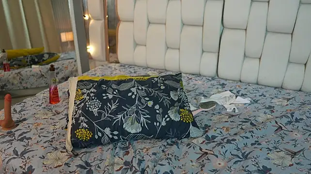 little_kayla_ webcam