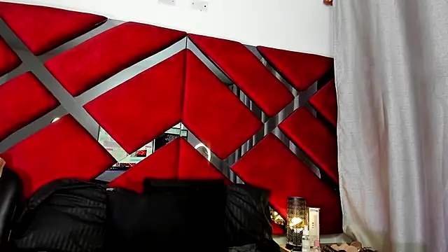 Kendra-Foxxy webcam