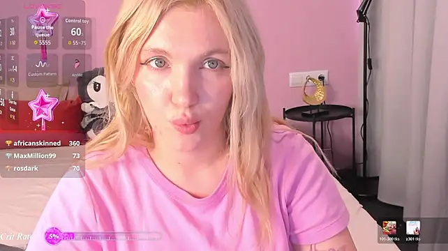 Fluffy_Monica webcam