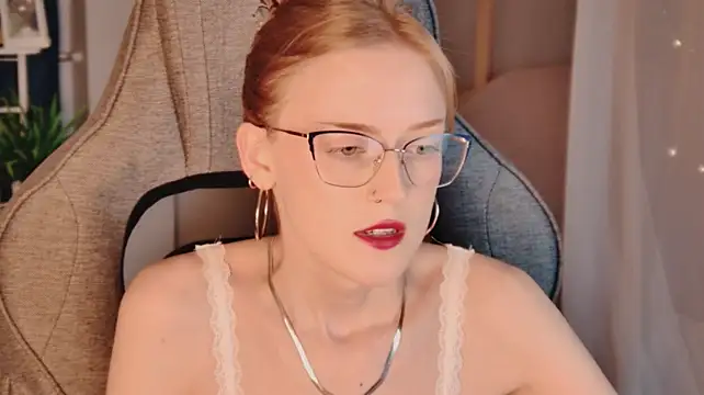 KiraMontoya webcam