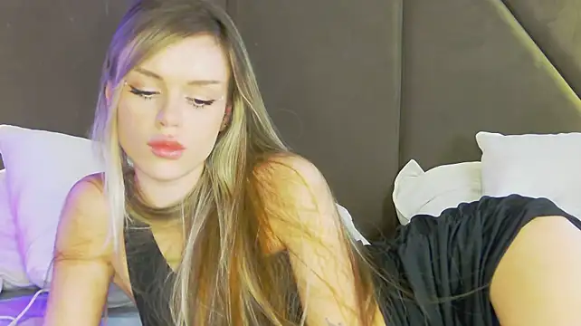 MarilynNova webcam