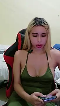 celest_yummy webcam