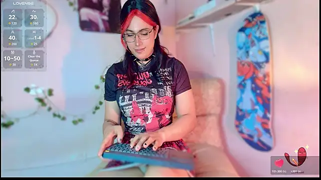 Lucy-morninghstar webcam