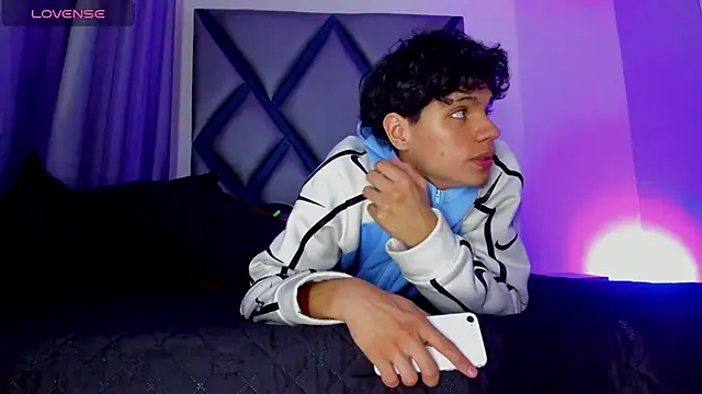 Ithan_Hott webcam