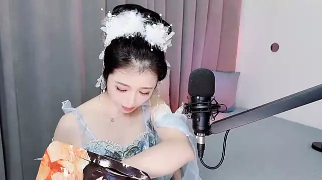 Momo-Wow webcam