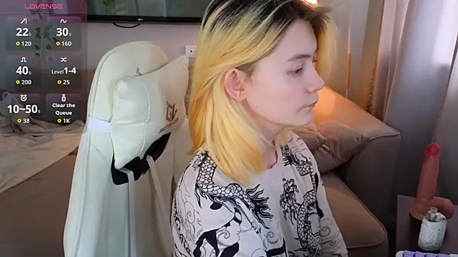 Emily_Miu webcam