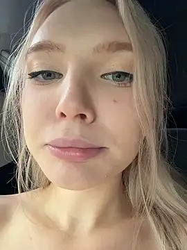AmmyInPublic webcam