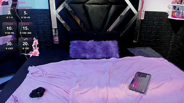 Moon_Velvet18 webcam
