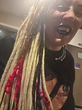 PinkTheHawk webcam
