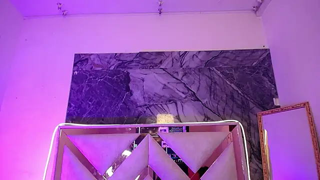 sweetbloomcs live cam on StripChat