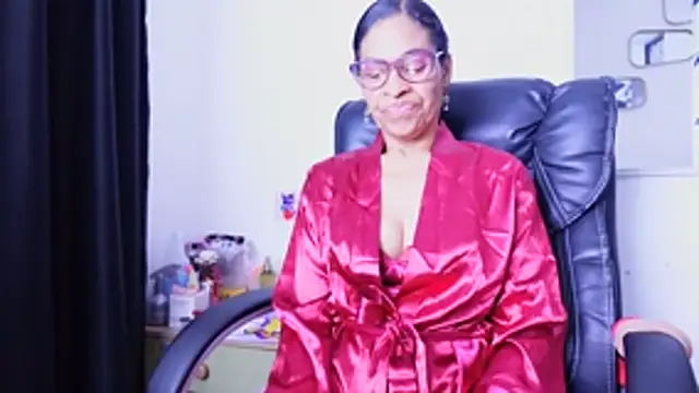 Aries_Mature webcam