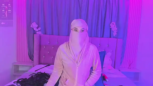Nayla-Mouna 🦃 live chat
