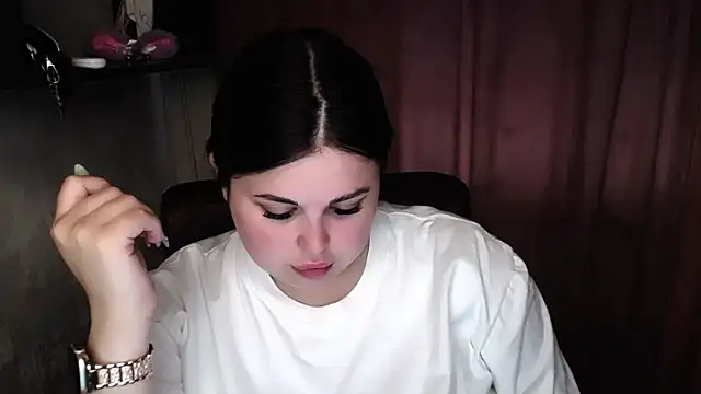 Emily_Mo live cam on StripChat