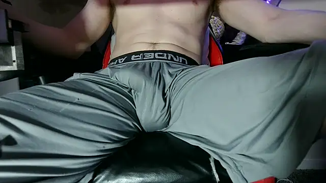 Dick_and_muscles live cam on StripChat