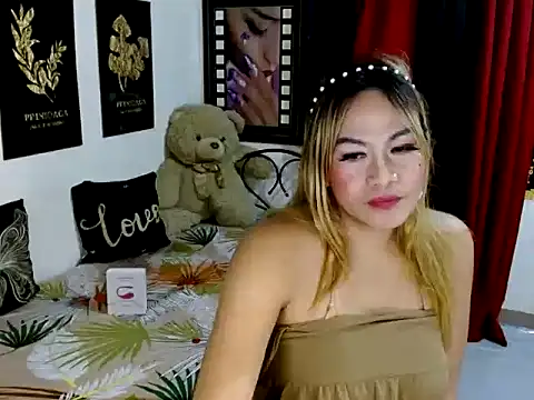 UrhotGoddess webcam
