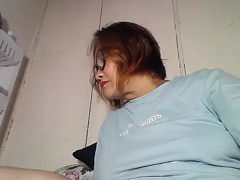 CarelineJoy webcam