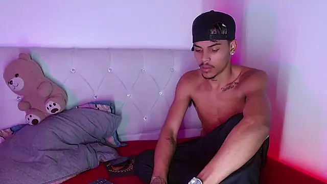 Angel_foxc13 live cam on StripChat