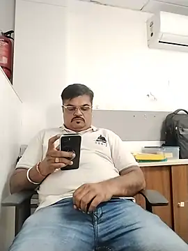 Desi_Gujju_Boy live cam on StripChat