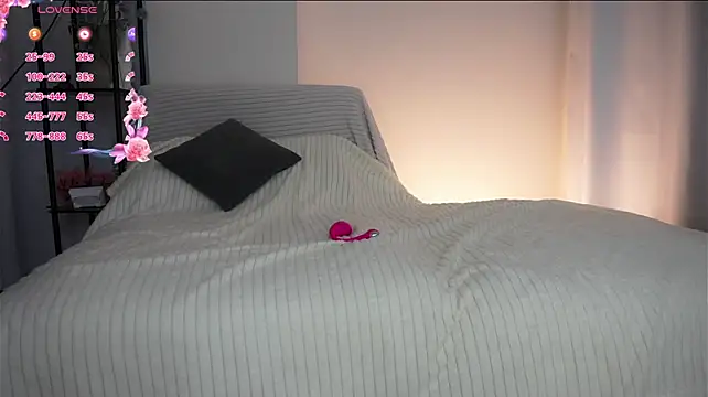 ClarineCasebolt webcam