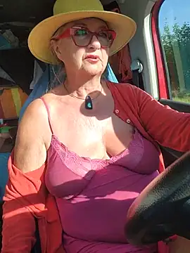 Hot-Muci 📜 live online webcam