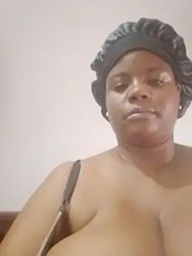 bigtitssxx webcam