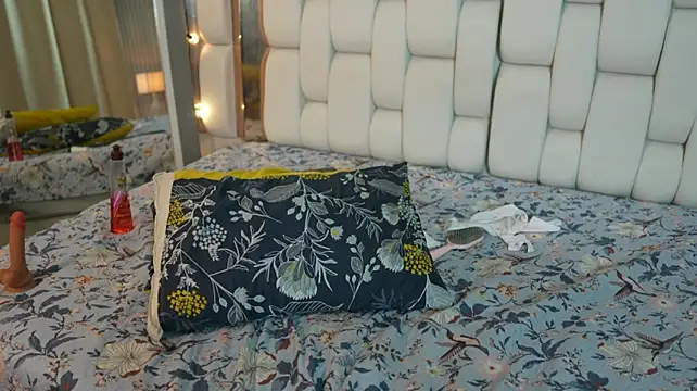 little_kayla_ webcam
