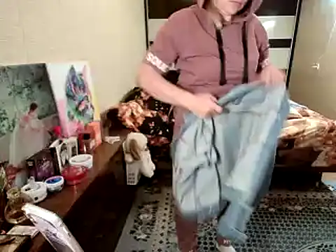 Lia_Laguna77 webcam