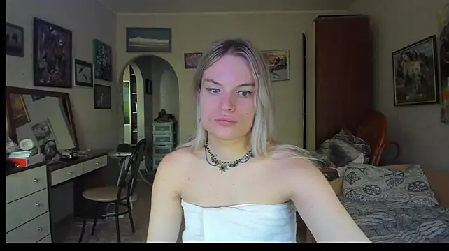 milliKira006 webcam