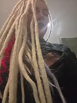 PinkTheHawk webcam