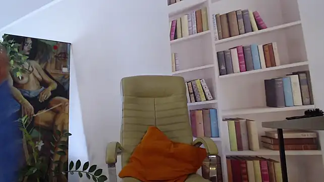 squirtymilf webcam