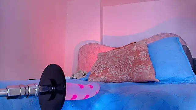 naomi_kyse webcam