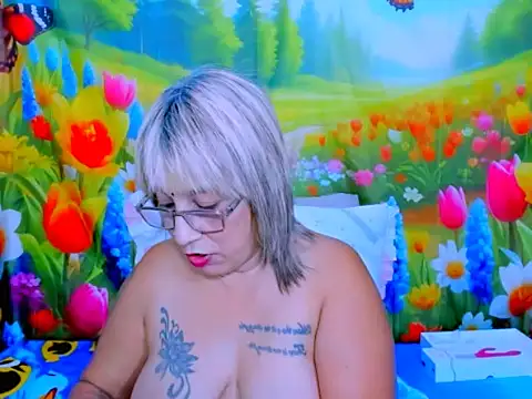 indianroxy webcam