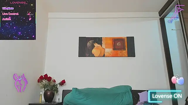 GoldenLunaa webcam