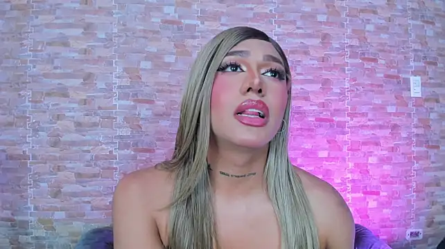 Dreams_Chloe webcam