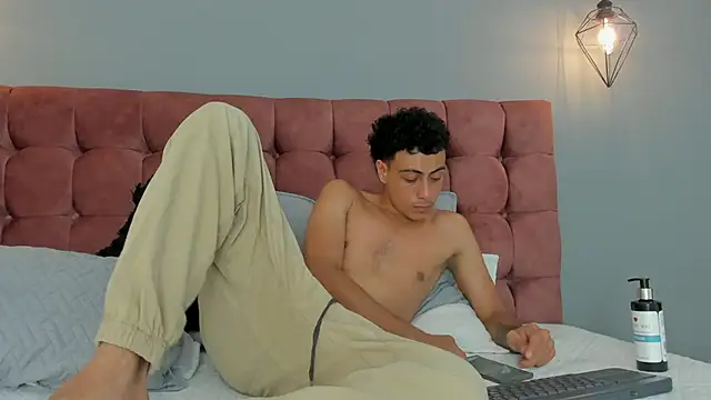 Lois_stone webcam