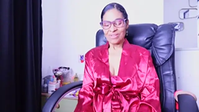 Aries_Mature webcam
