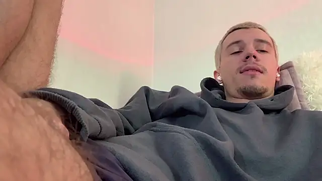 Jeremy1Scott live cam on StripChat